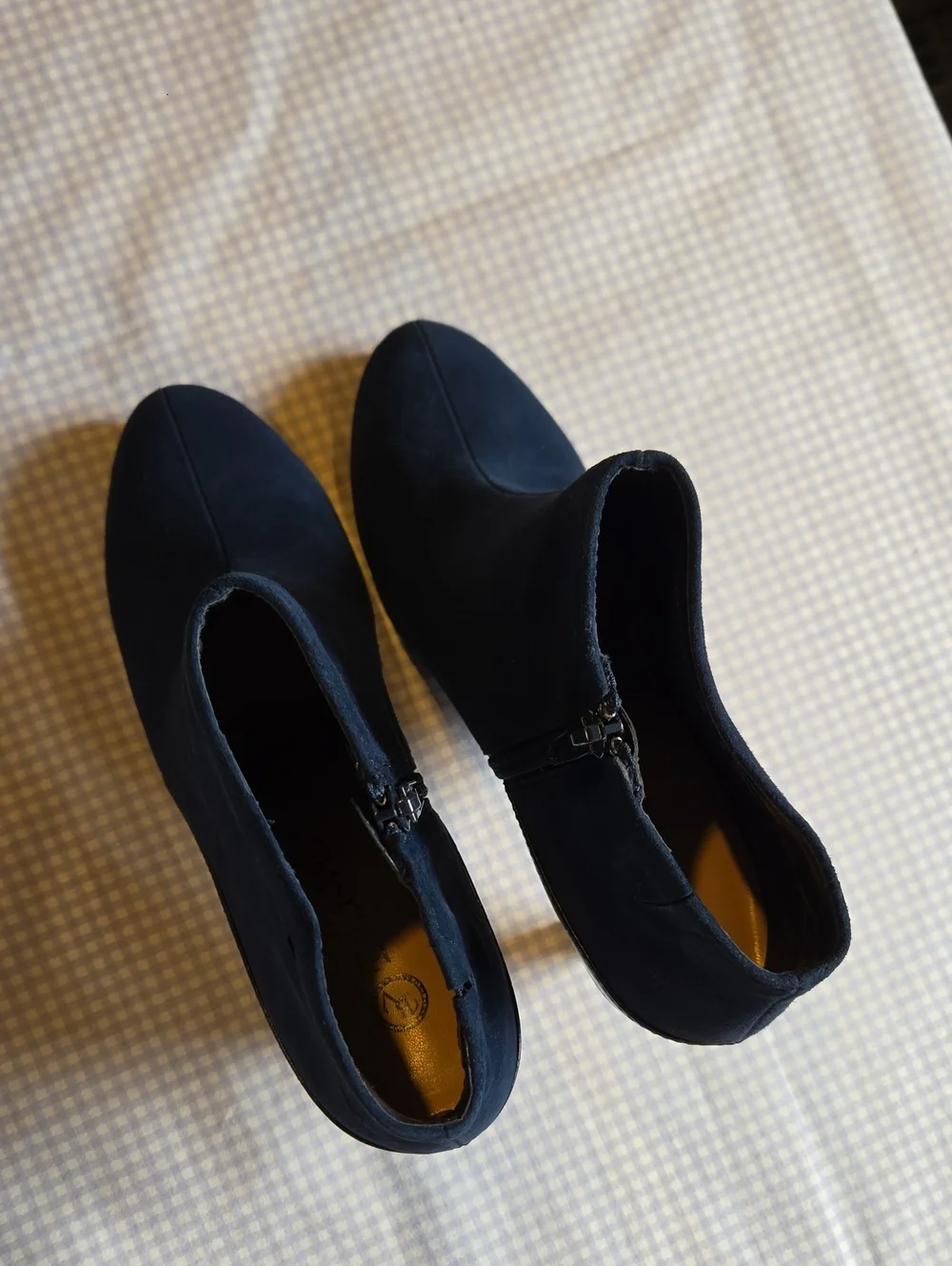 New In the Box, Bella Vita Women's Navy Suede Ankle Boots, Size 9